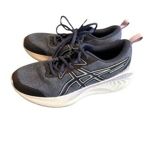 EUC ASICS Gel- Cumulus Navy and Lavender Running Shoes - size 4.5 (Big Girl)